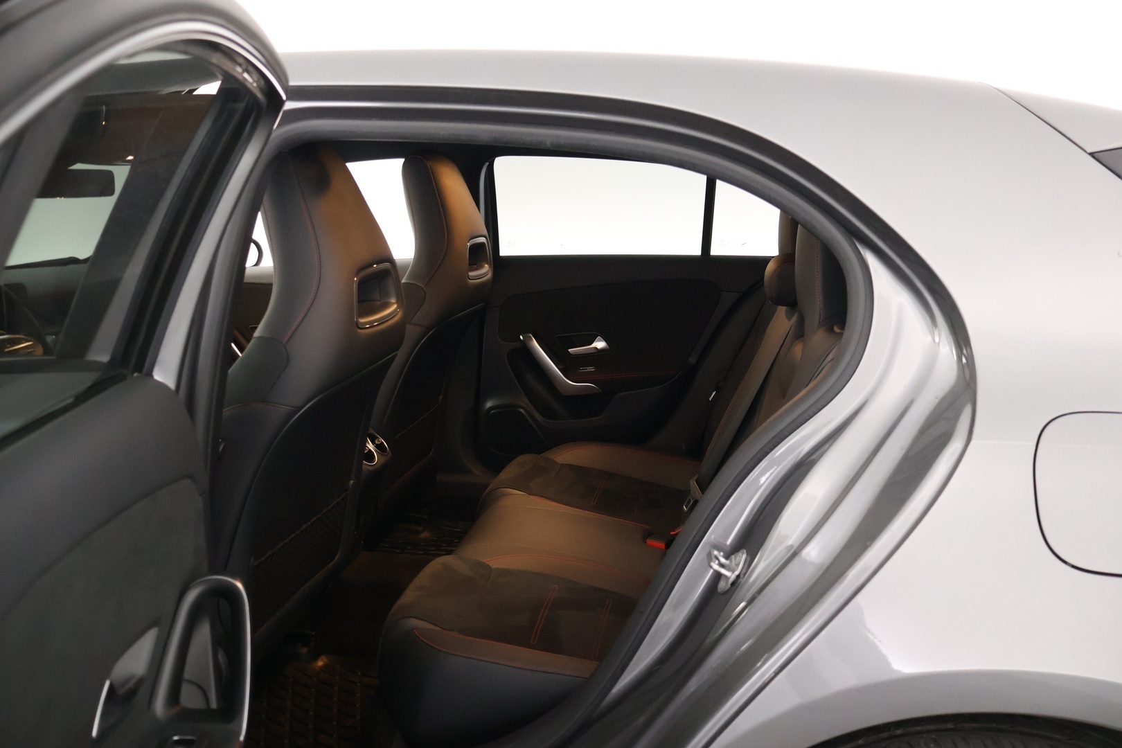 MERCEDES-BENZ A 2021