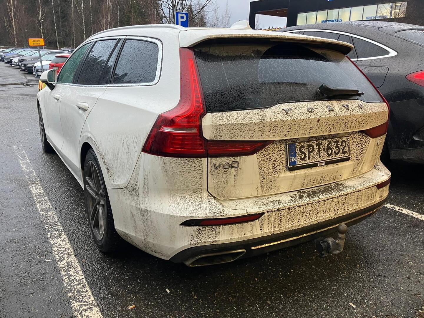 VOLVO V60 2020