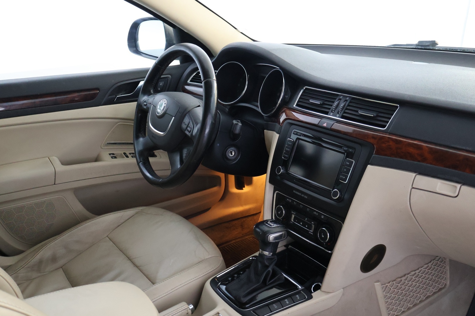 SKODA Superb 2010