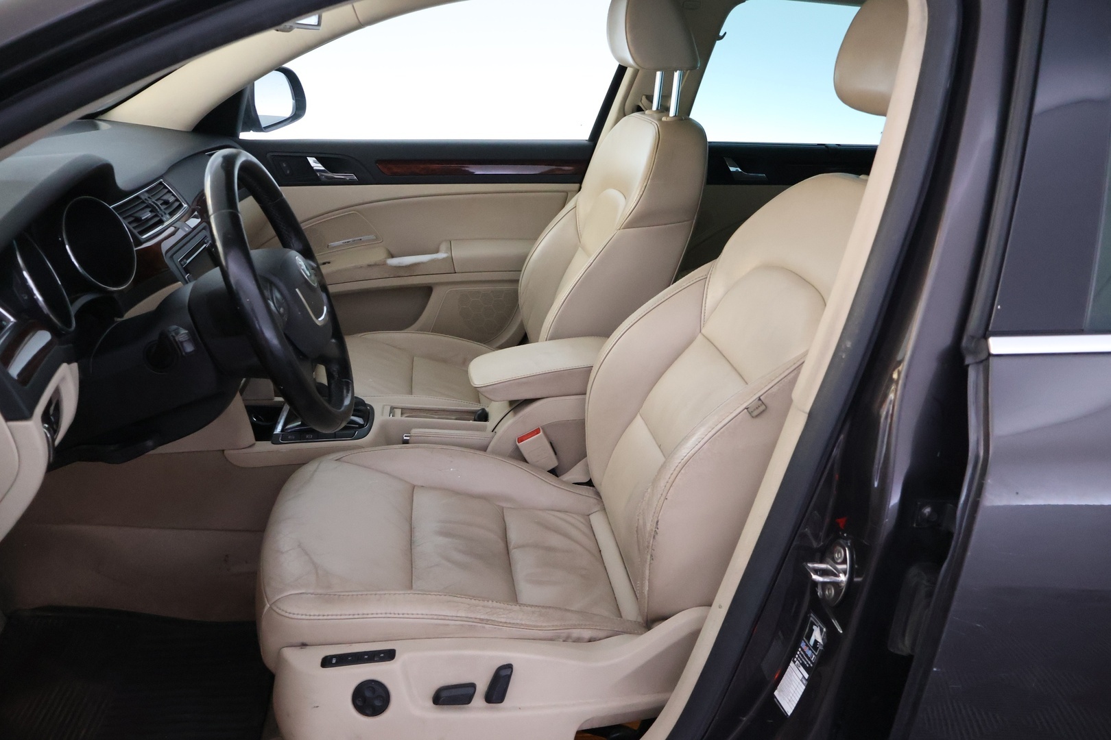 SKODA Superb 2010