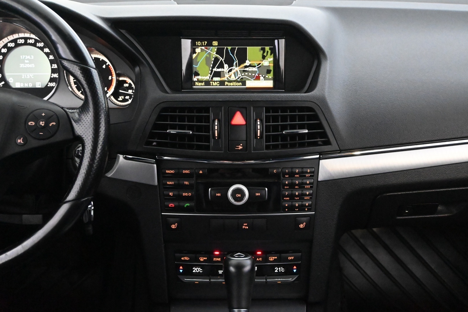 MERCEDES-BENZ E 2011