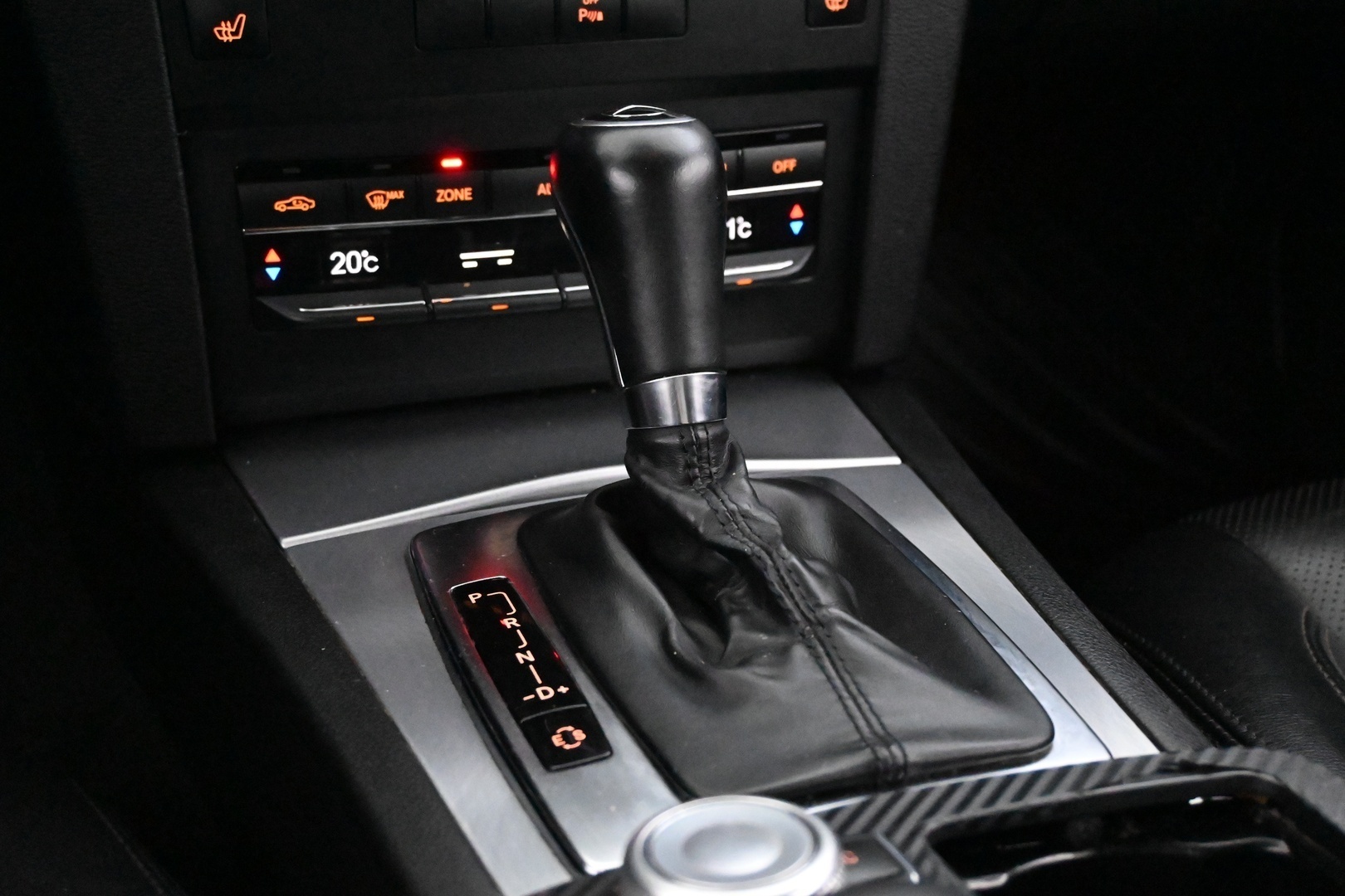 MERCEDES-BENZ E 2011