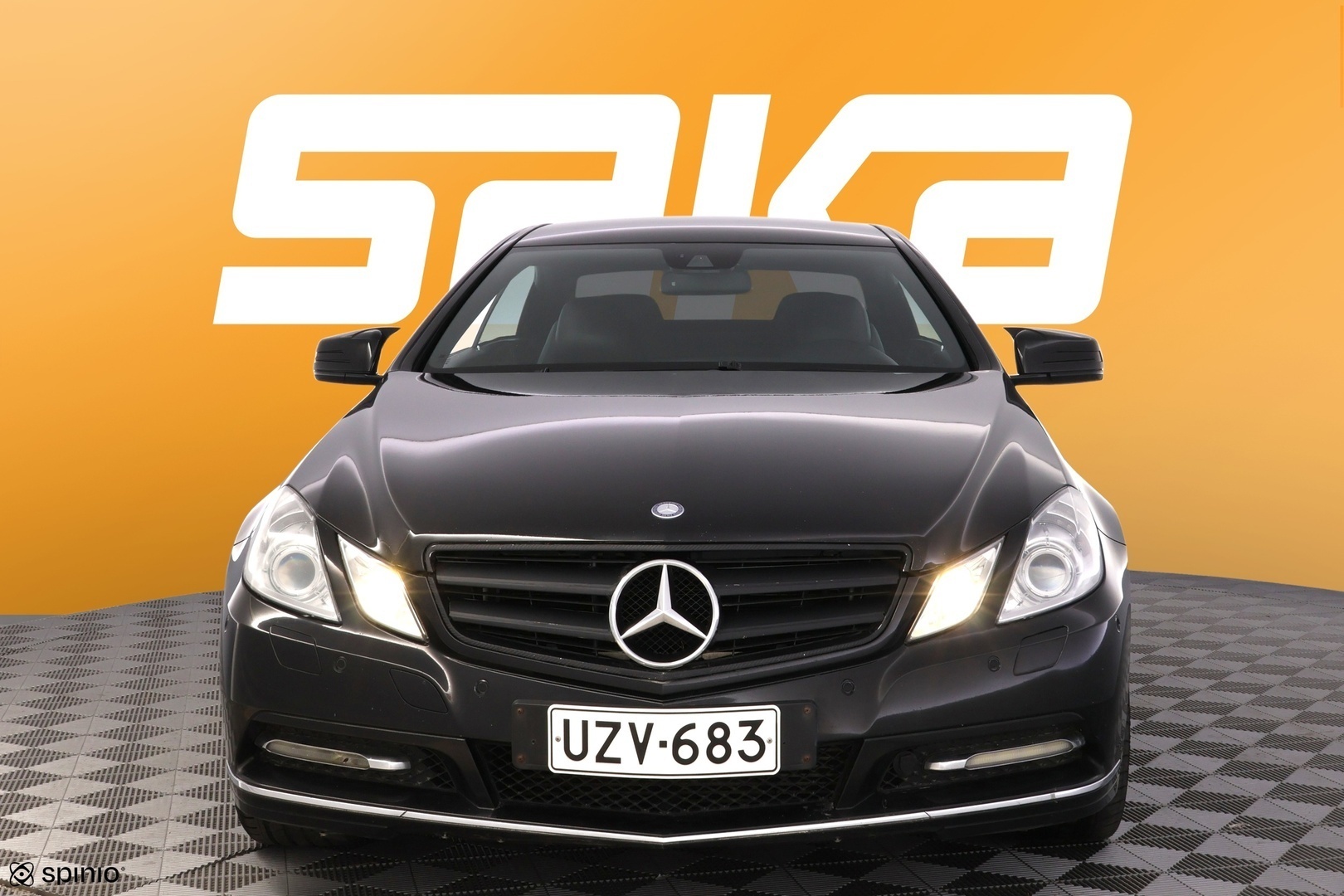 MERCEDES-BENZ E 2011