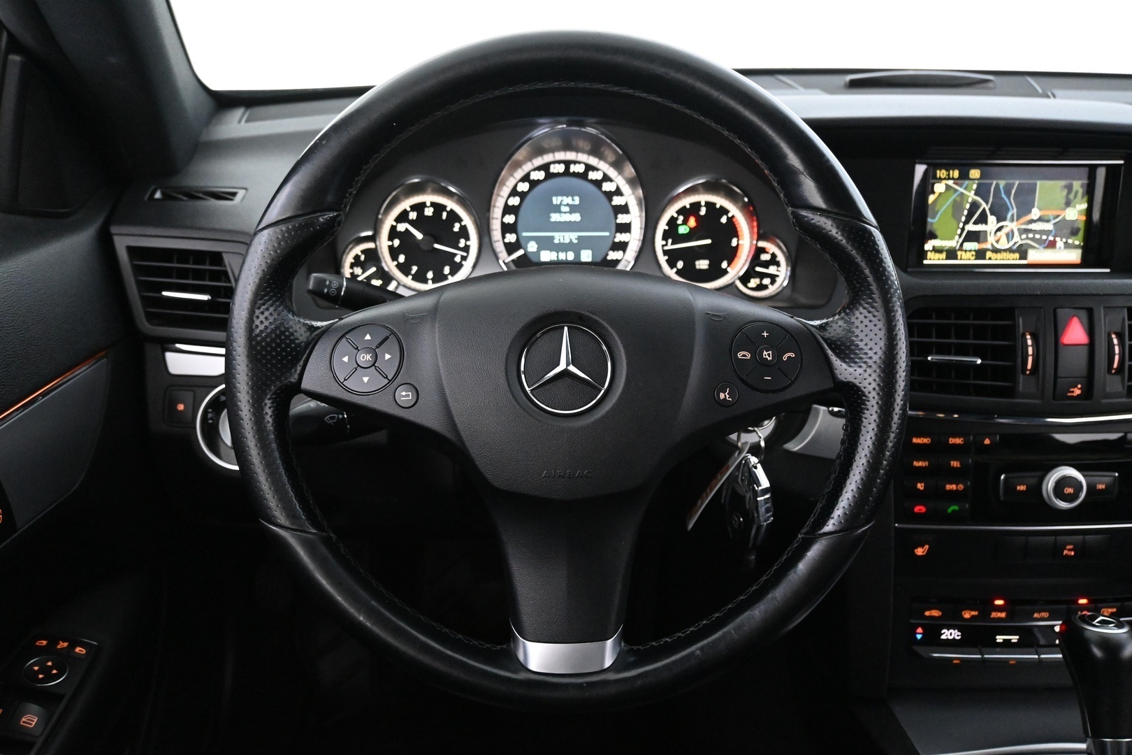 MERCEDES-BENZ E 2011