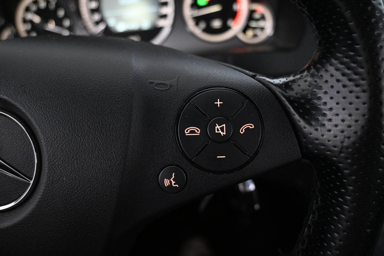 MERCEDES-BENZ E 2011