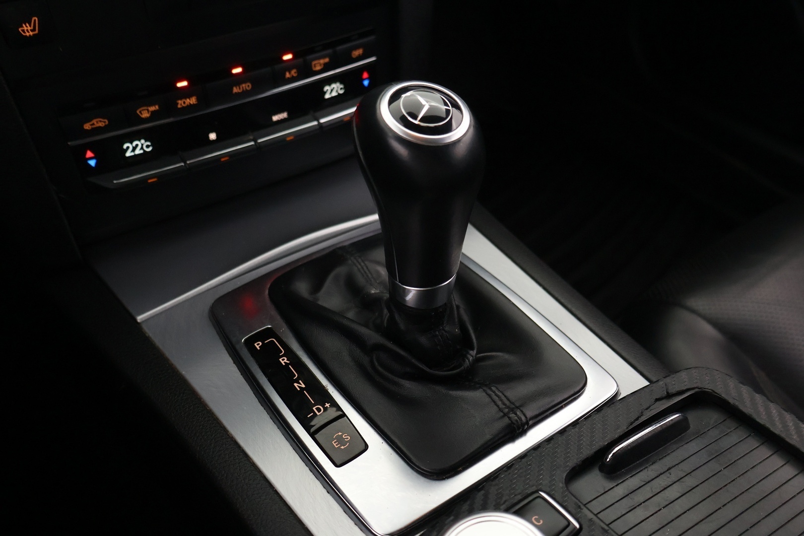 MERCEDES-BENZ E 2011