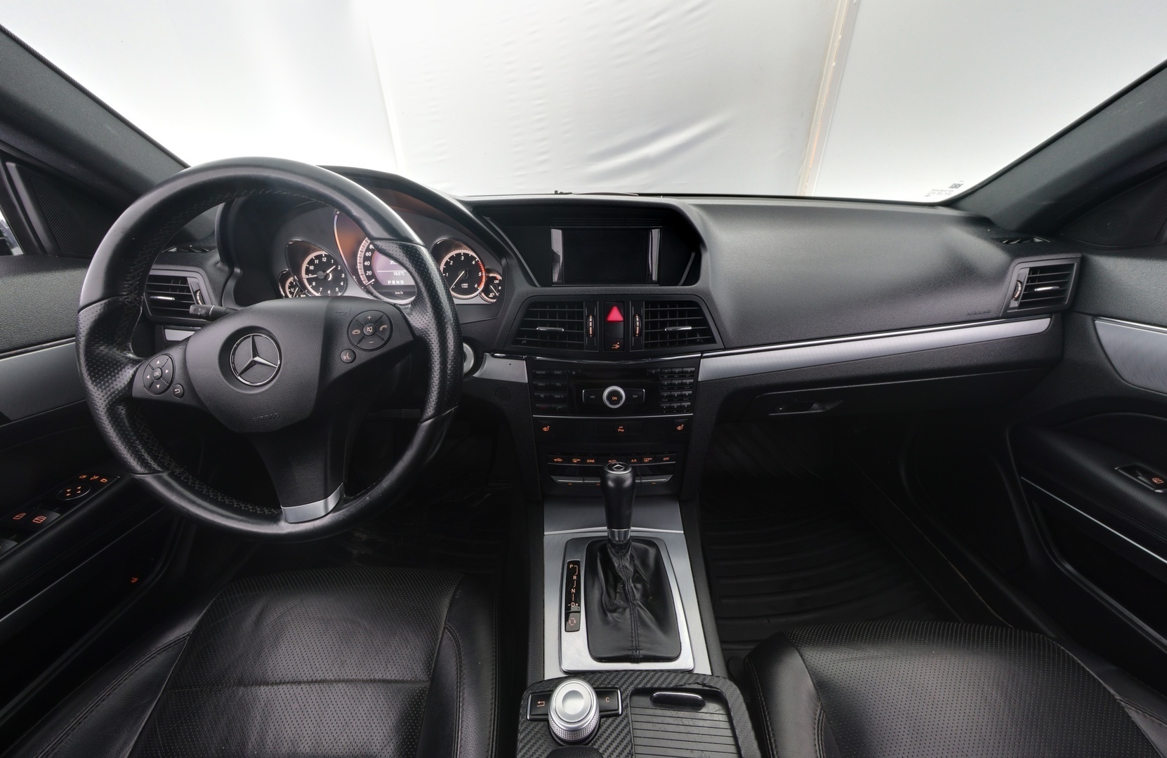 MERCEDES-BENZ E 2011
