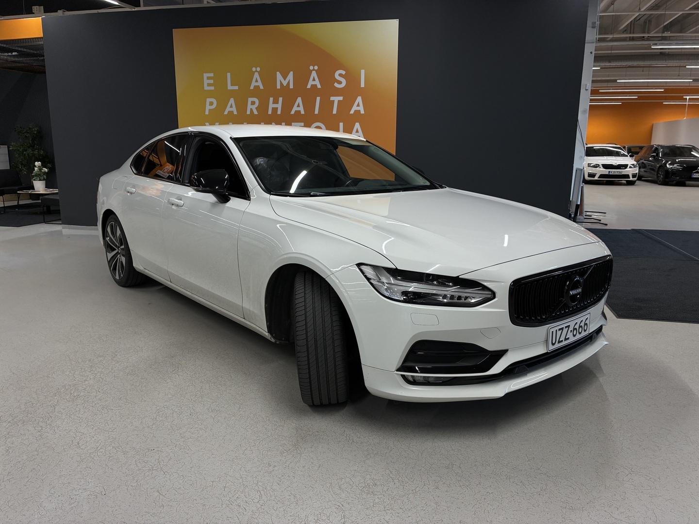 VOLVO S90 2017