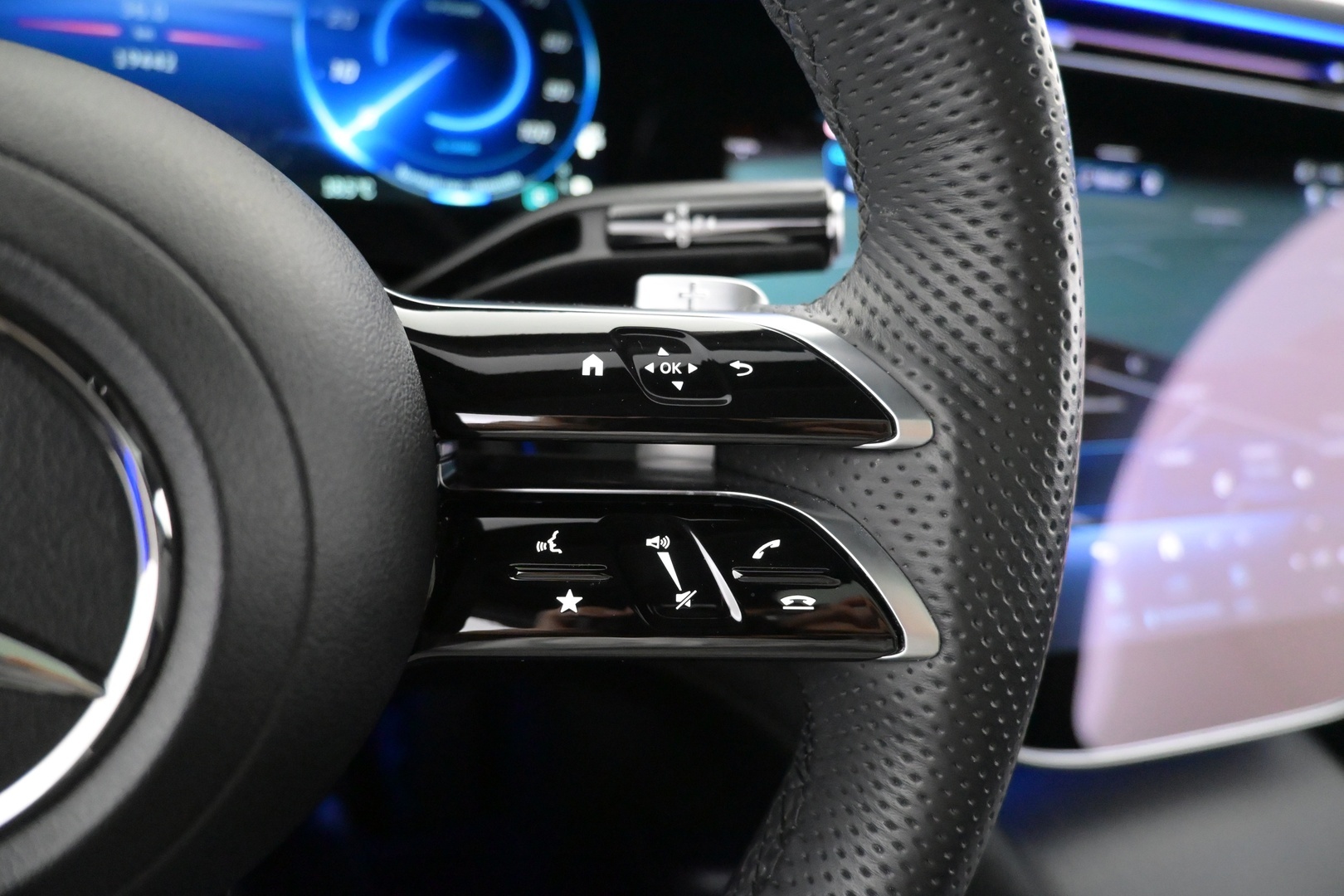 MERCEDES-BENZ EQE SUV 2024