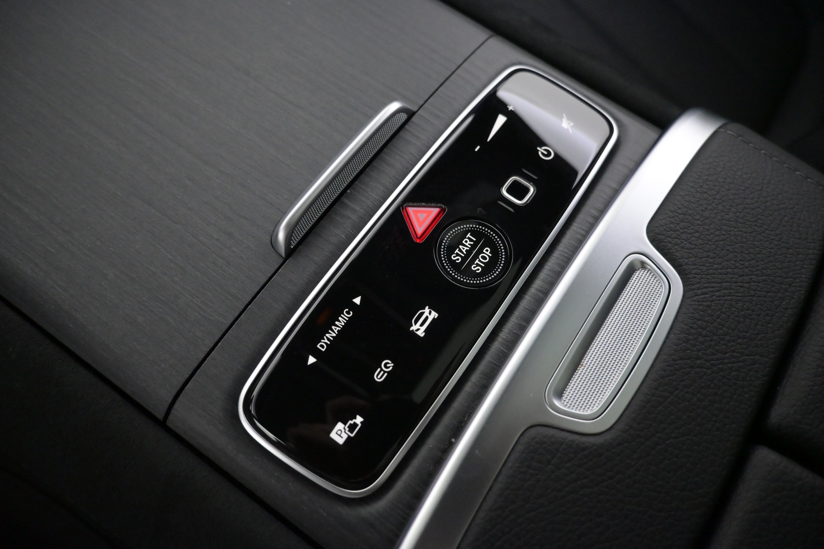 MERCEDES-BENZ EQE SUV 2024