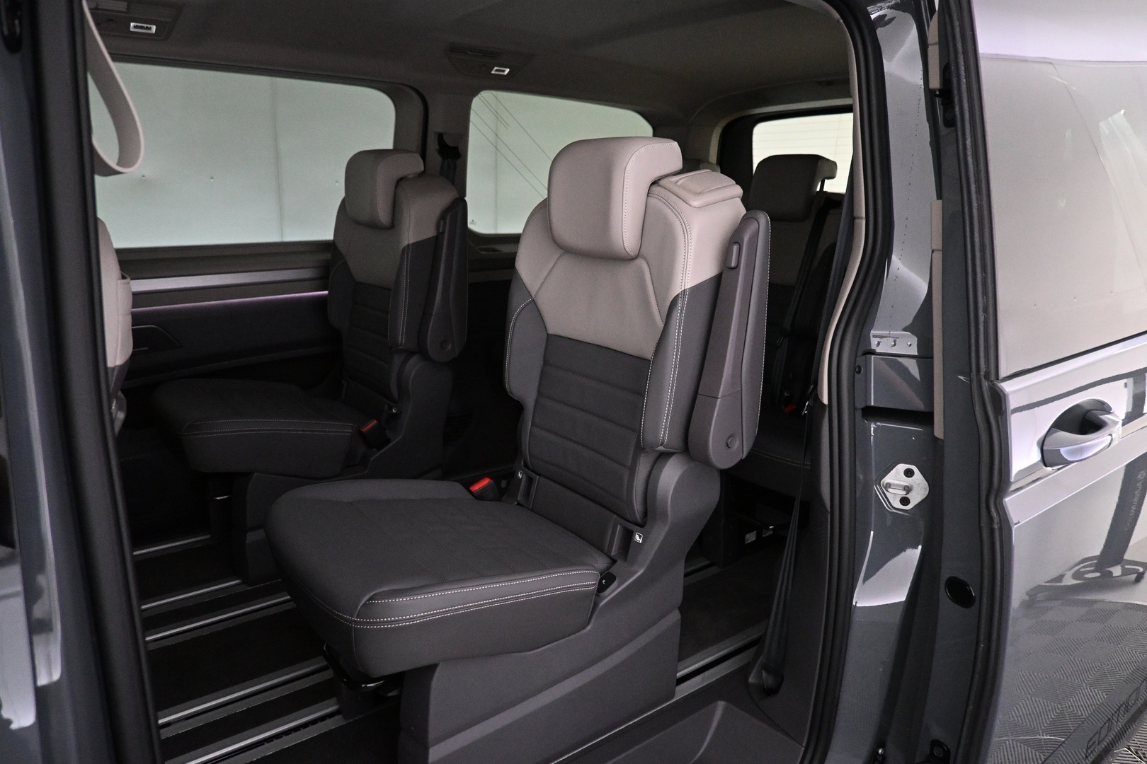 VOLKSWAGEN Multivan 2026