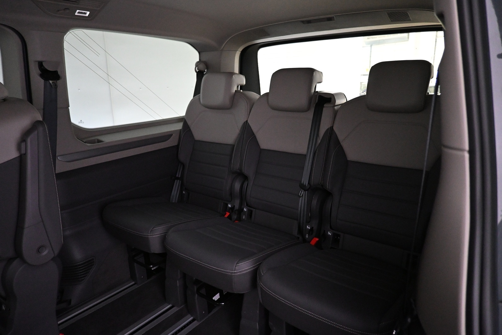 VOLKSWAGEN Multivan 2026