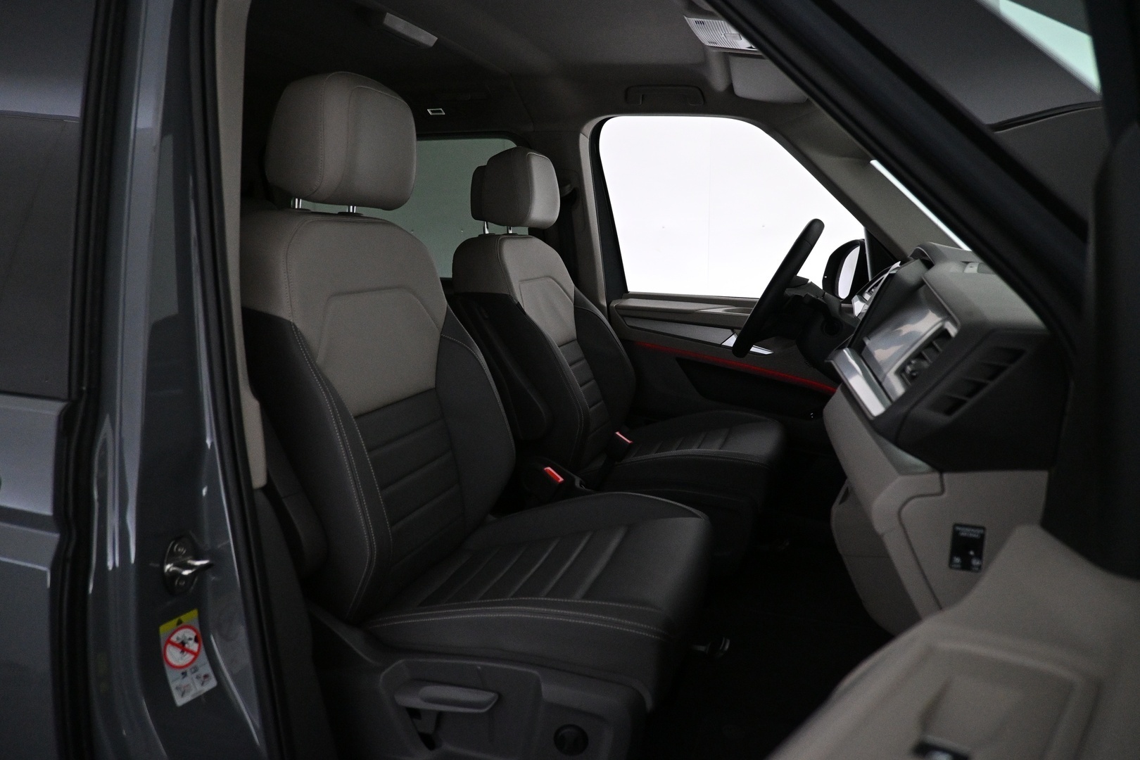 VOLKSWAGEN Multivan 2026