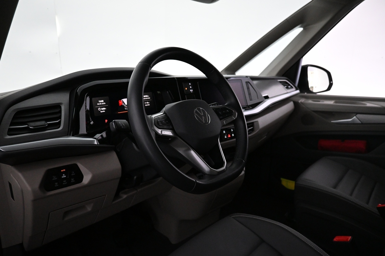 VOLKSWAGEN Multivan 2026