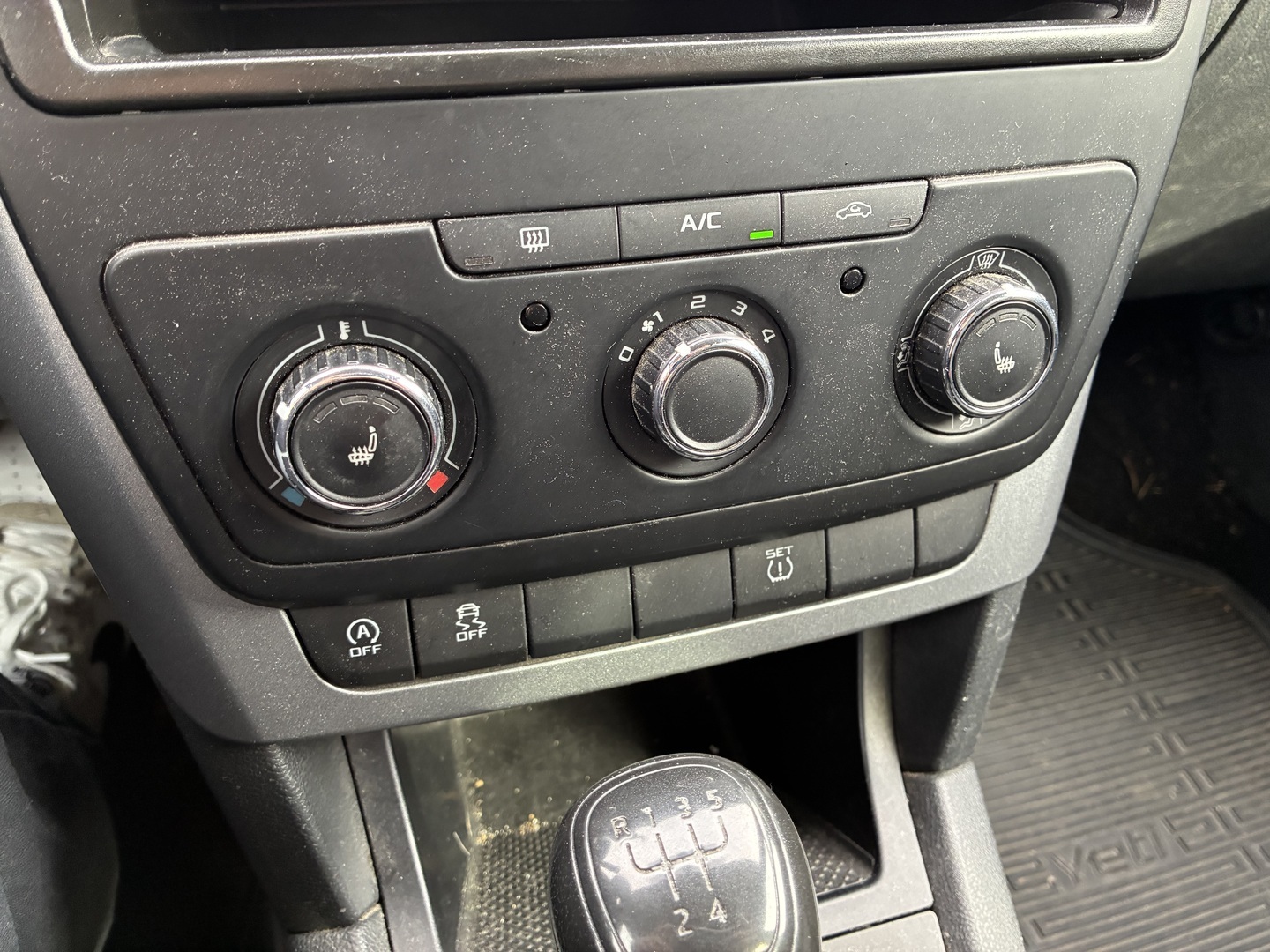SKODA Yeti 2014