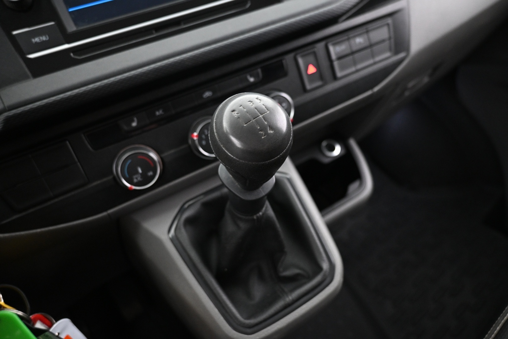 VOLKSWAGEN Transporter 2021
