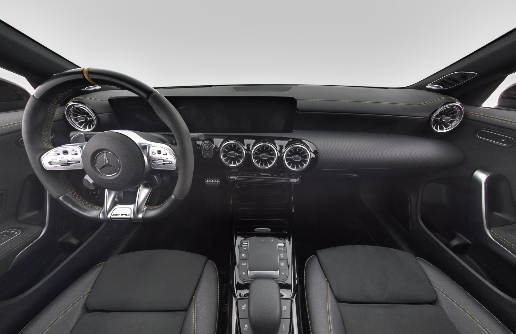 MERCEDES-BENZ CLA 45 AMG 2021