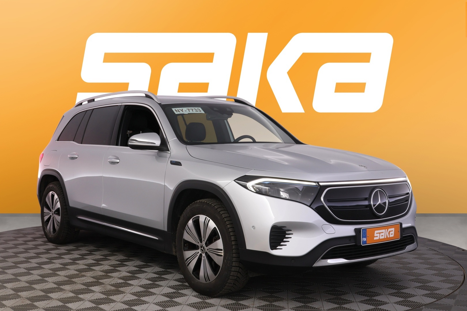 MERCEDES-BENZ EQB 2023