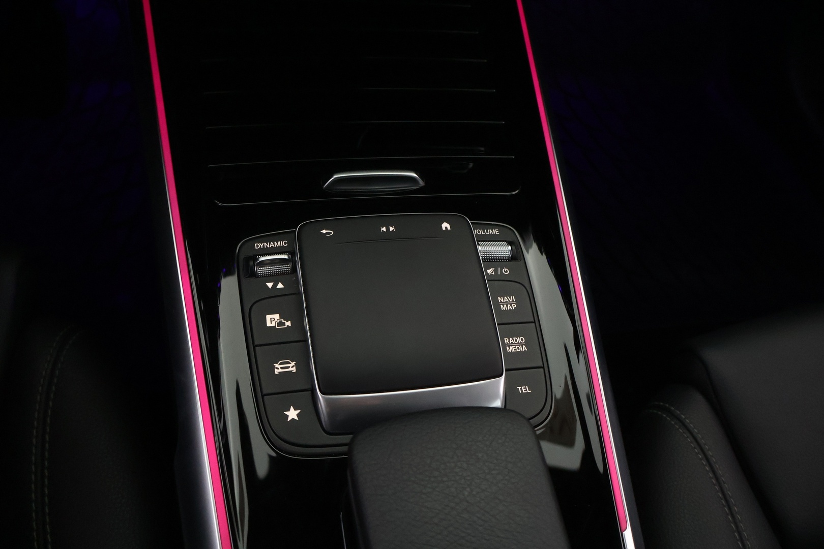 MERCEDES-BENZ EQB 2023