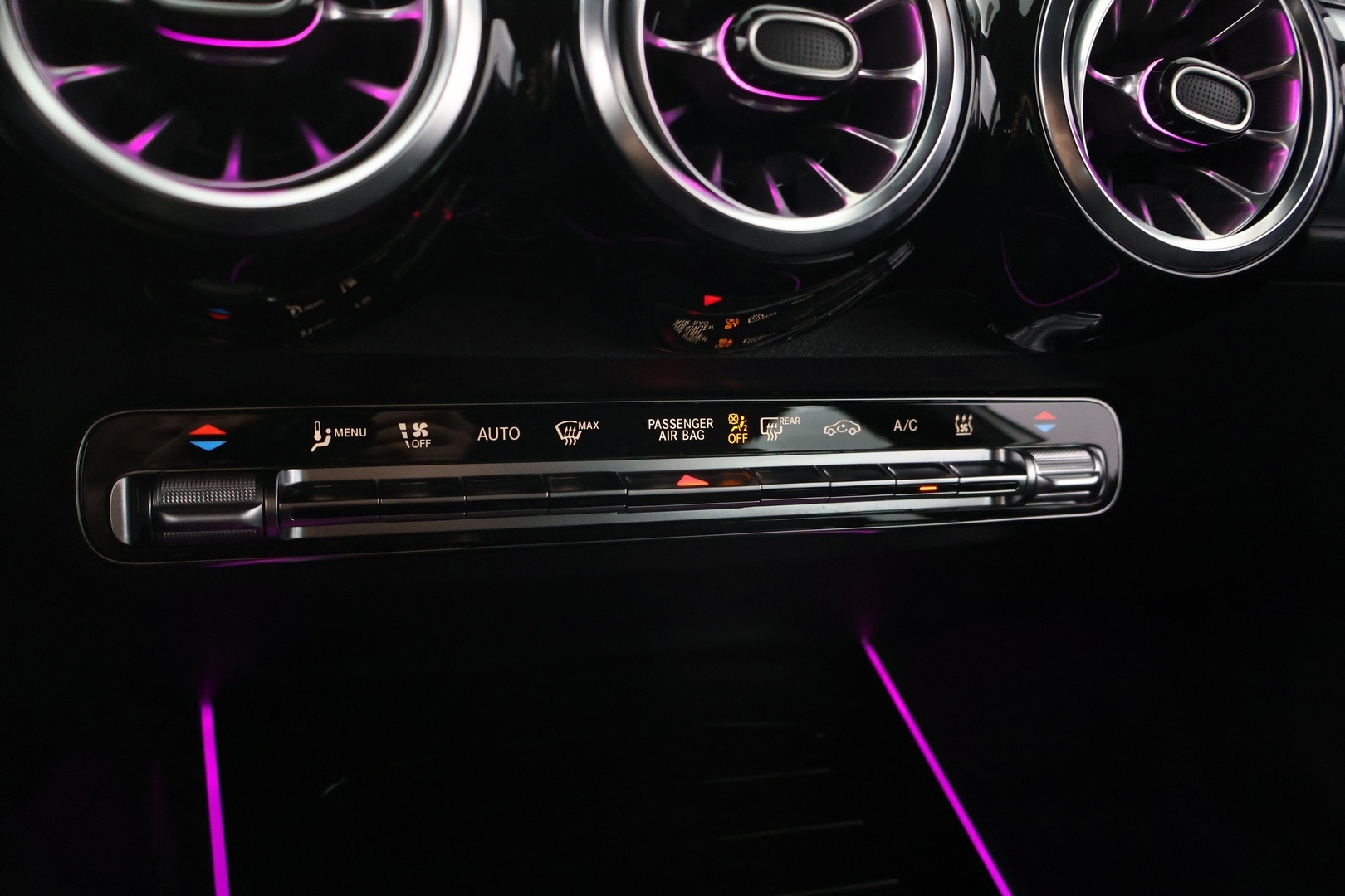 MERCEDES-BENZ EQB 2023