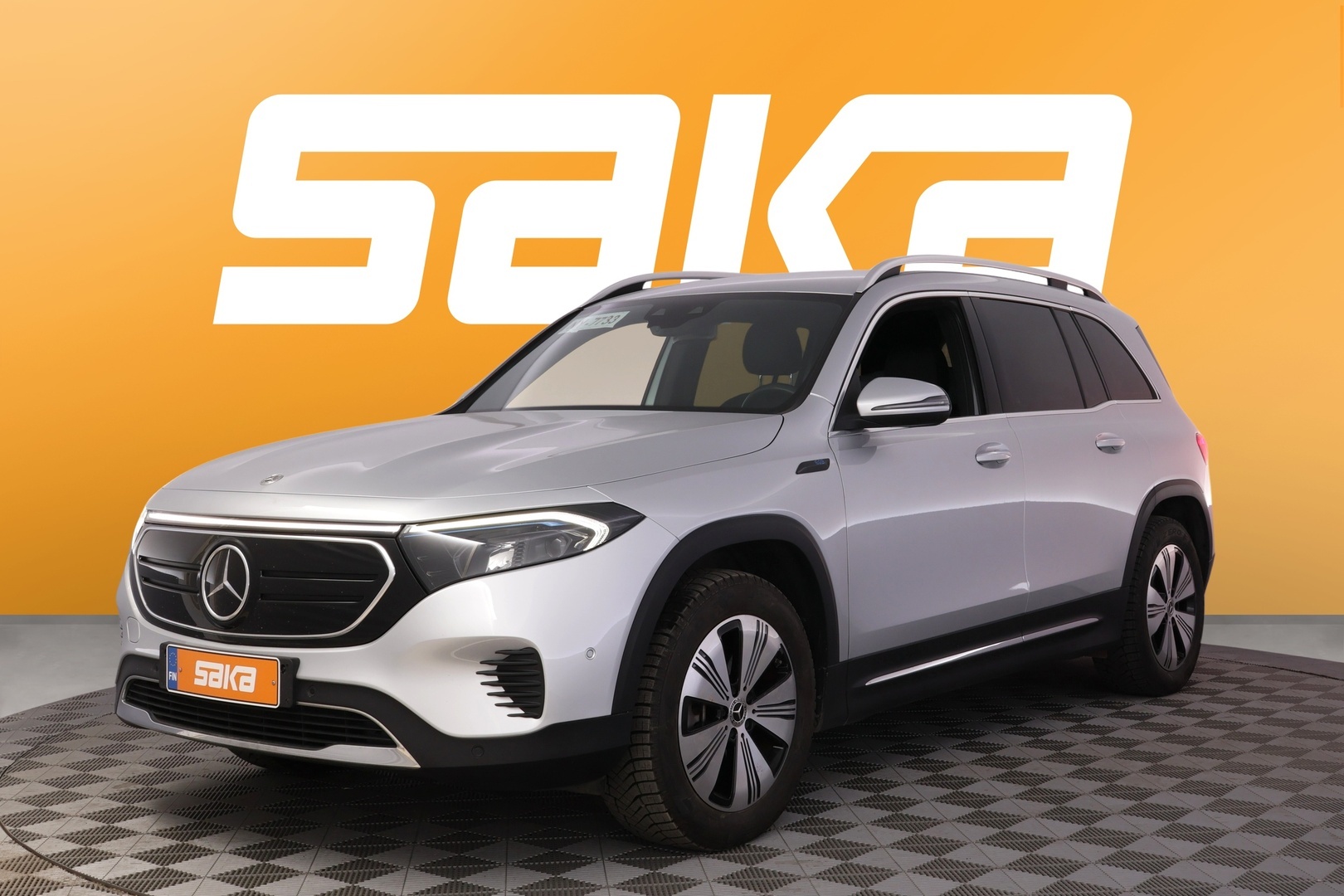 MERCEDES-BENZ EQB 2023