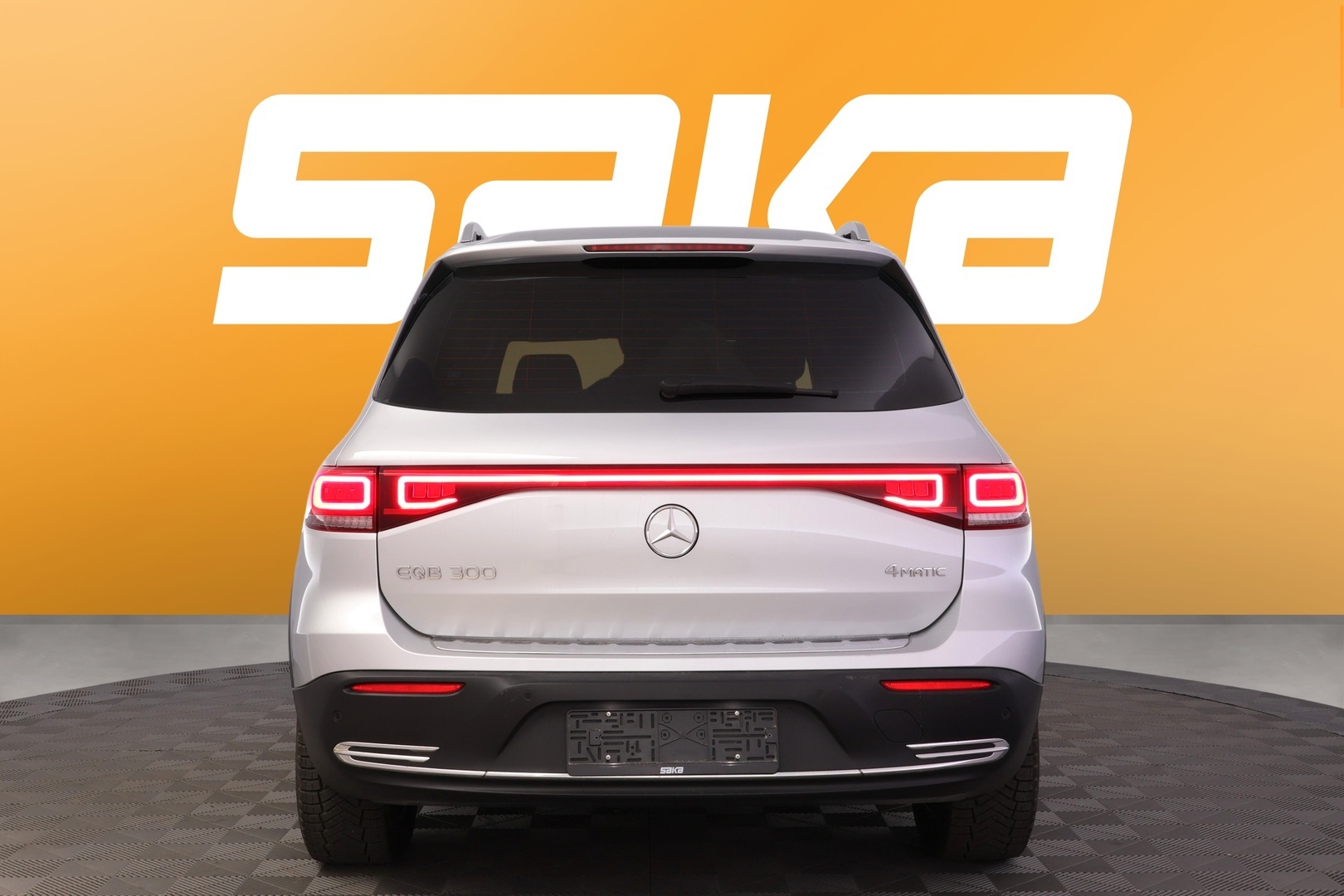 MERCEDES-BENZ EQB 2023