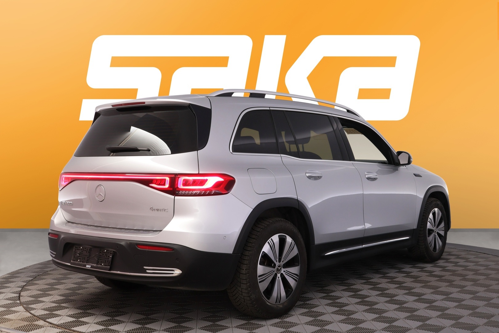 MERCEDES-BENZ EQB 2023