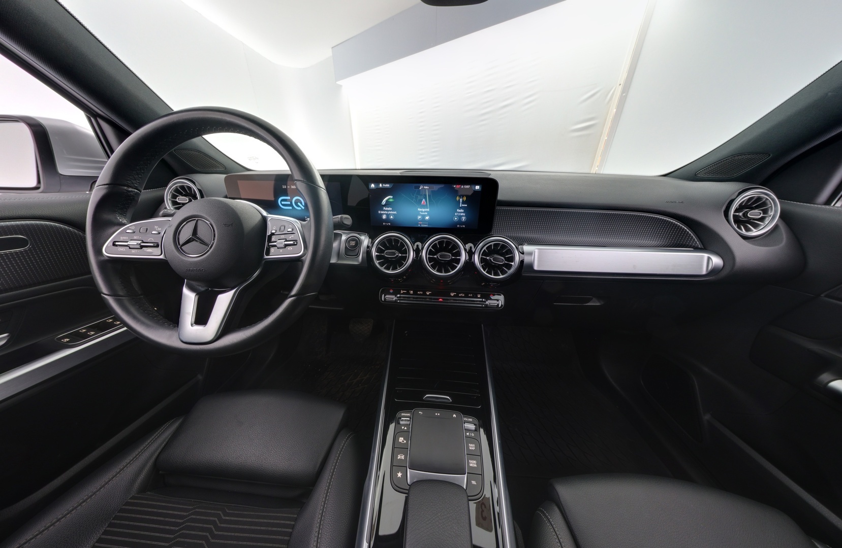 MERCEDES-BENZ EQB 2023