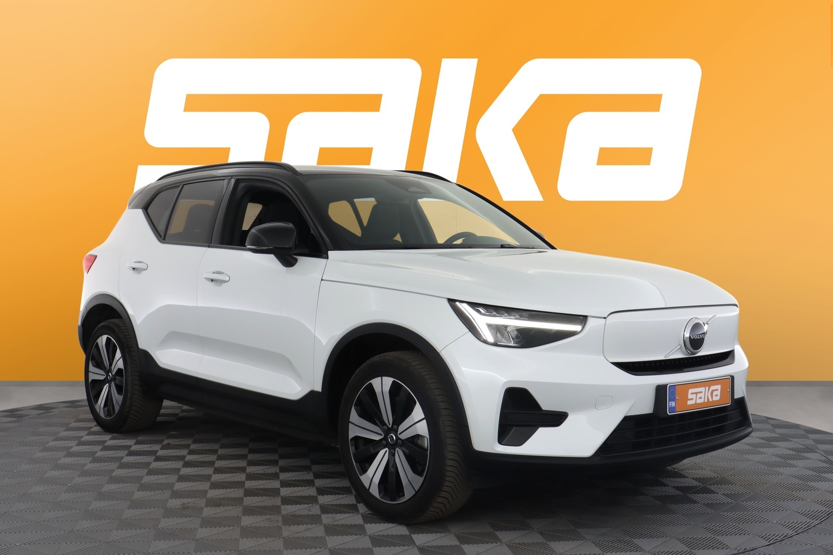 VOLVO XC40 2023