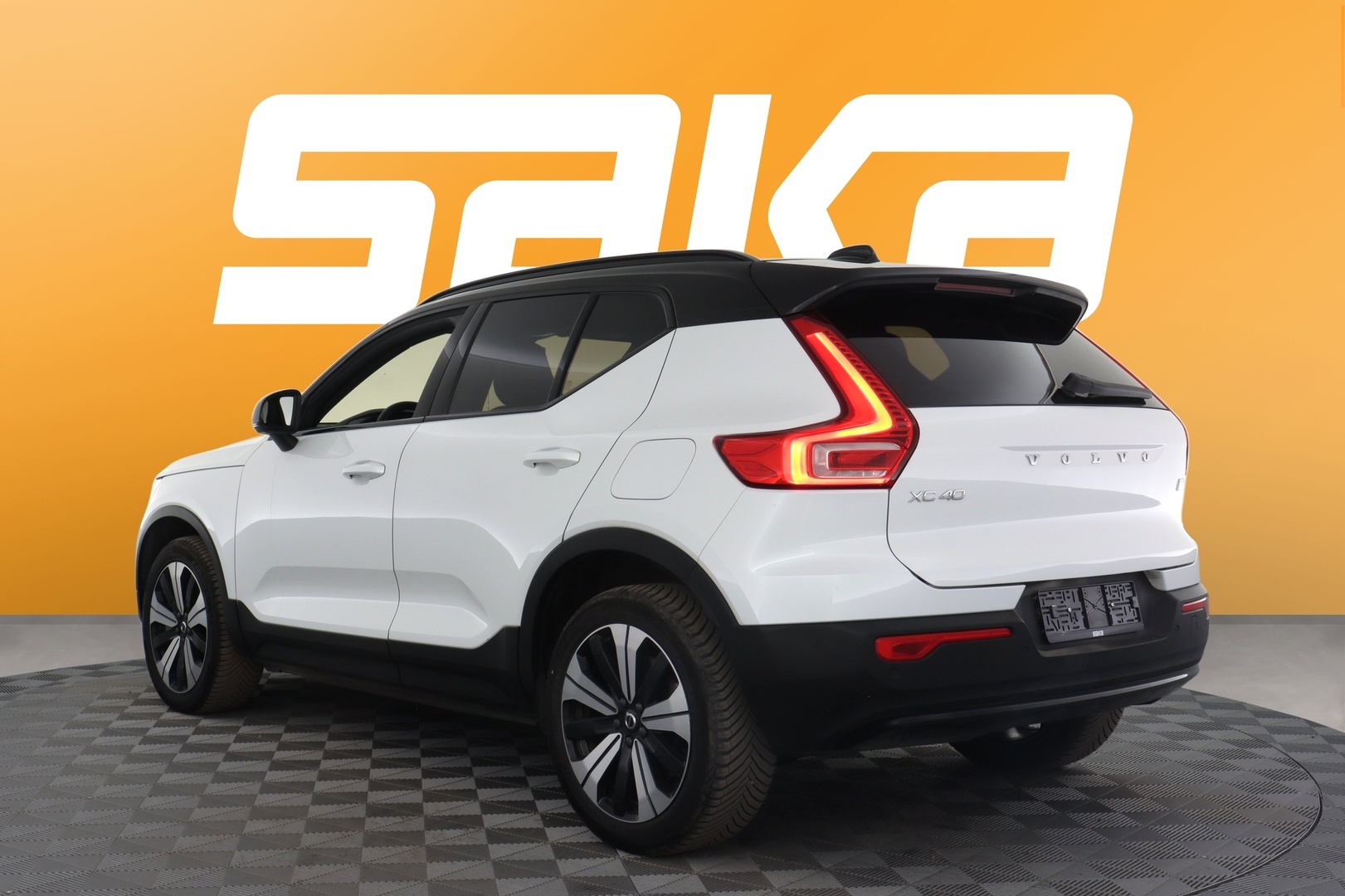 VOLVO XC40 2023