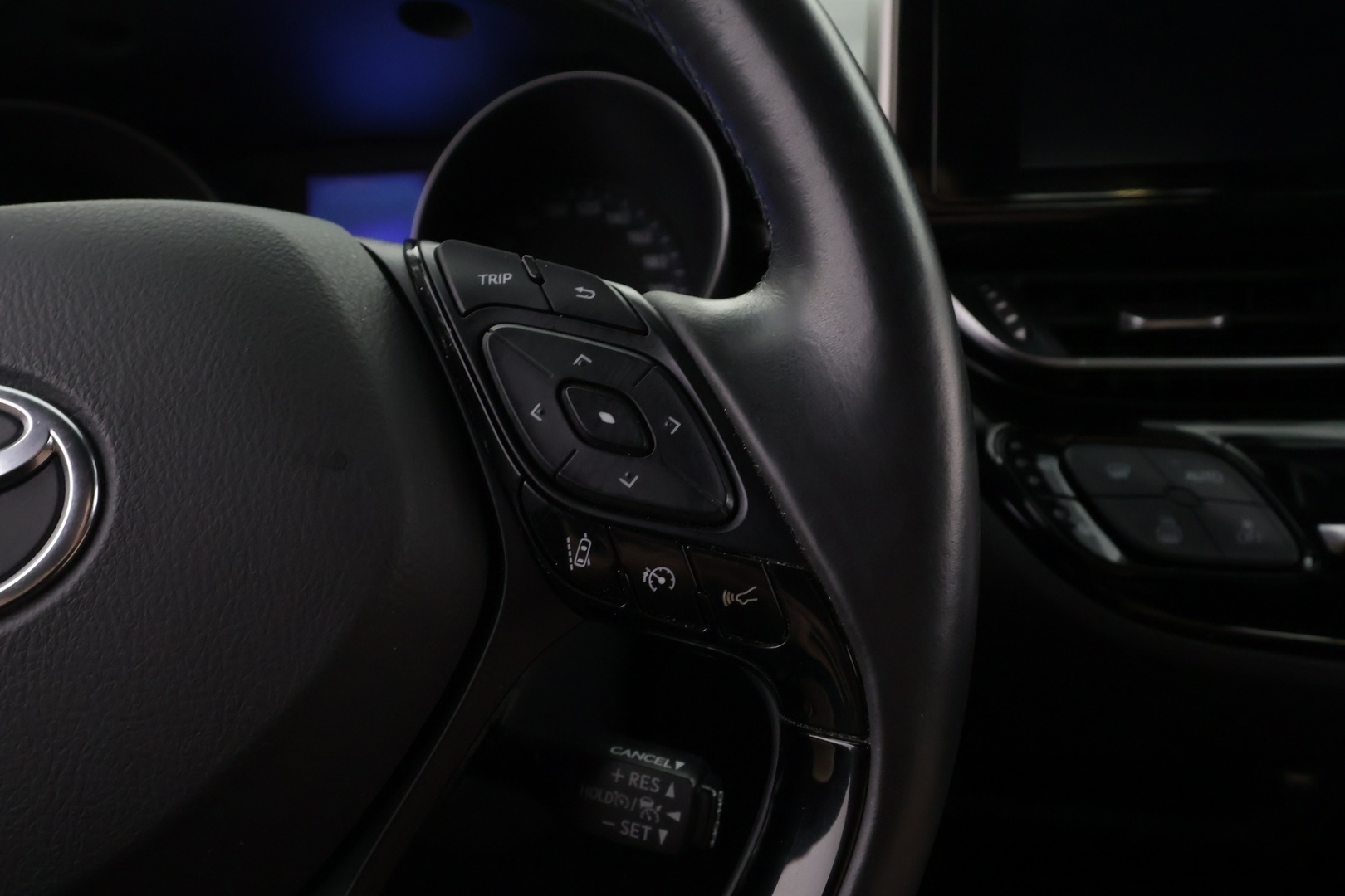 TOYOTA C-HR 2019