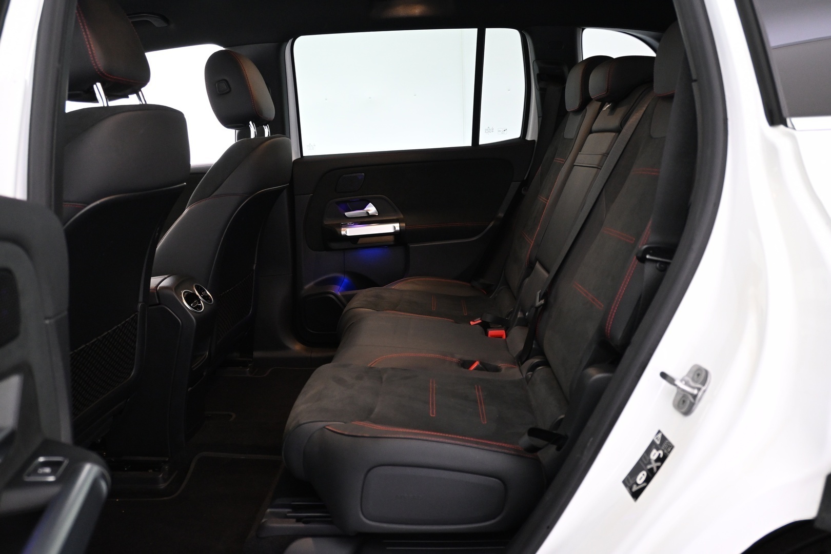 MERCEDES-BENZ EQB 2023