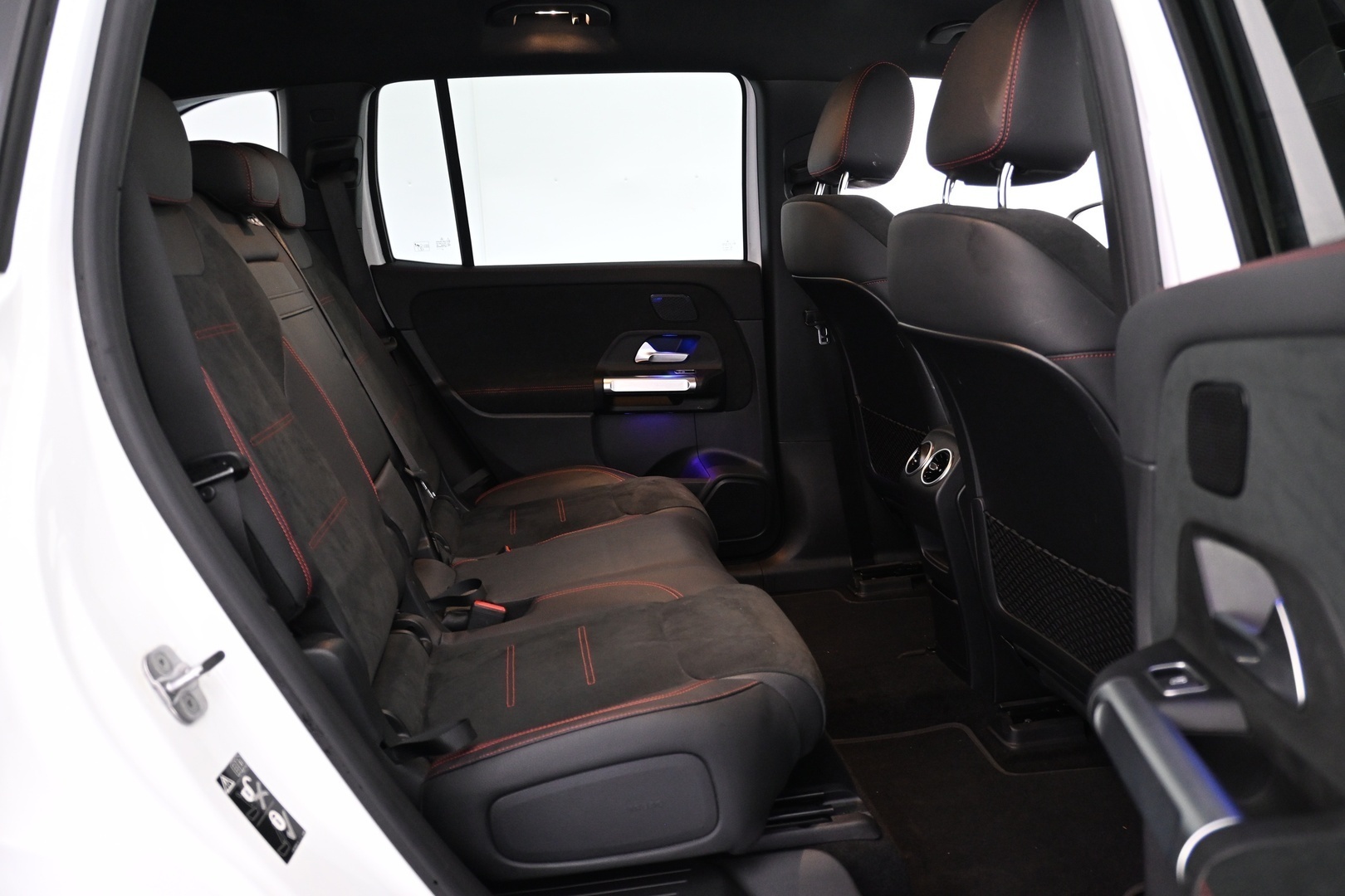 MERCEDES-BENZ EQB 2023