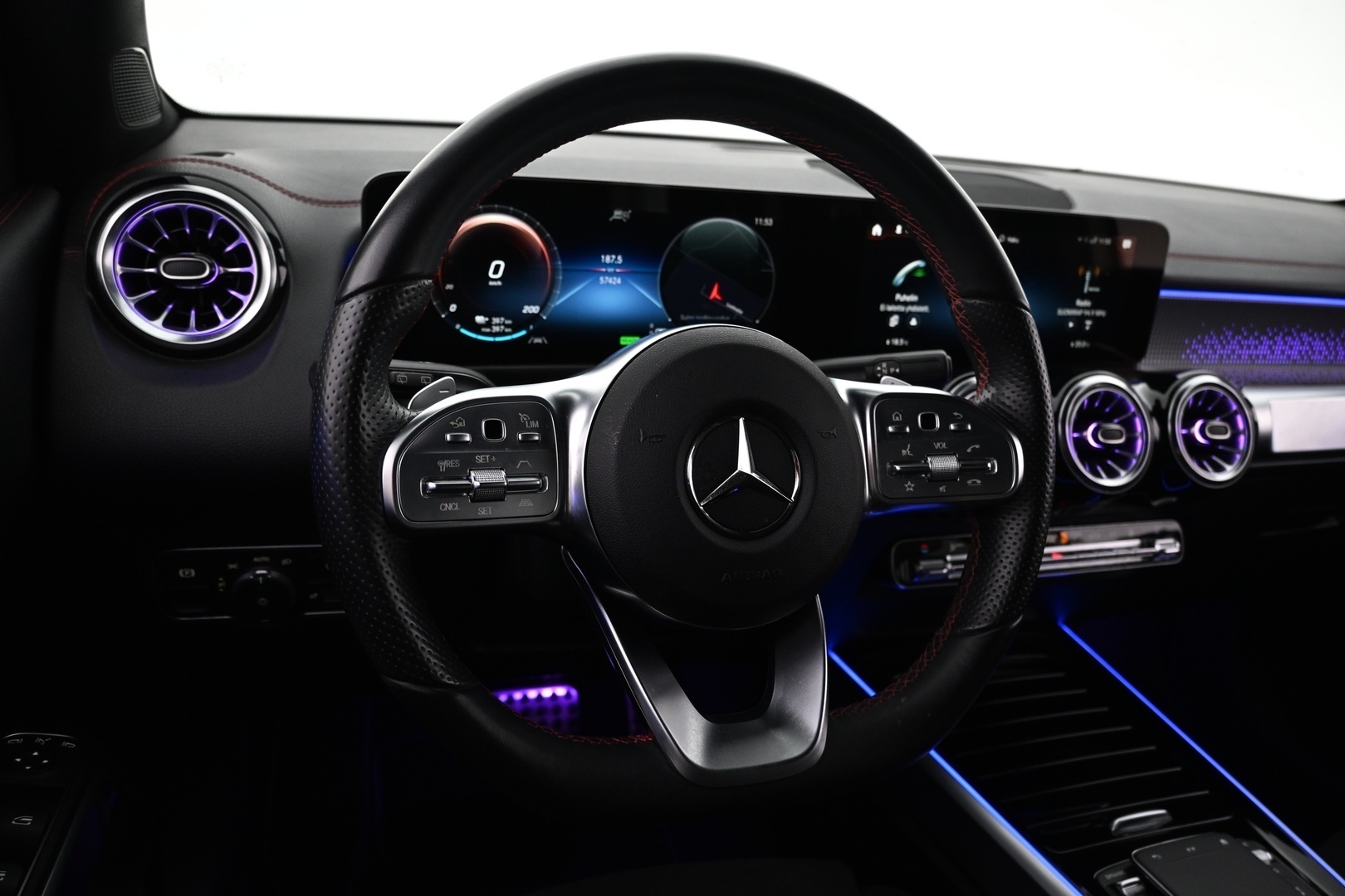 MERCEDES-BENZ EQB 2023