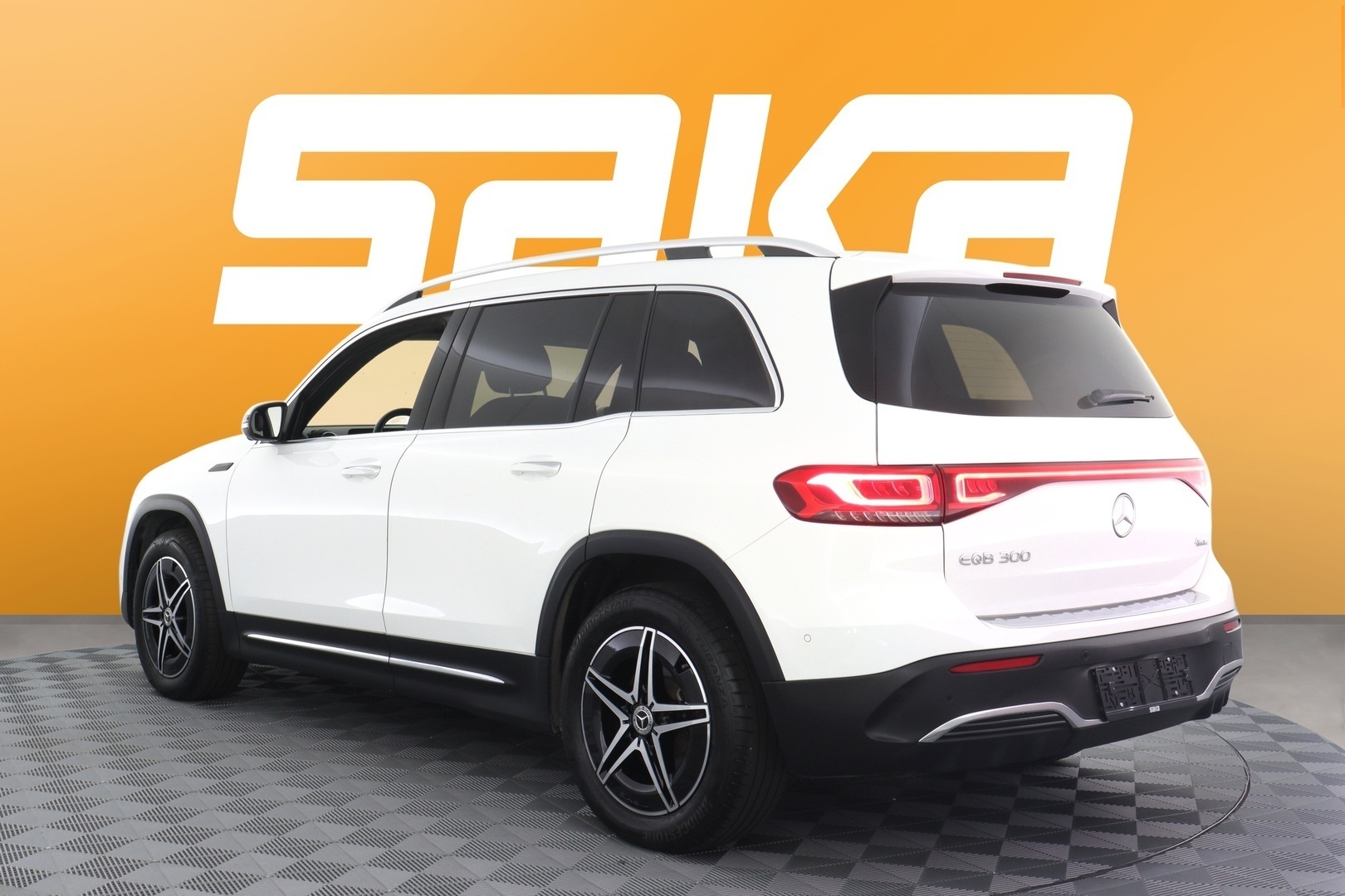 MERCEDES-BENZ EQB 2023