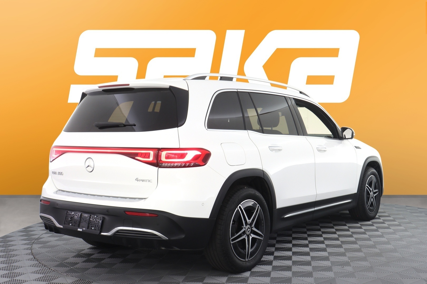 MERCEDES-BENZ EQB 2023