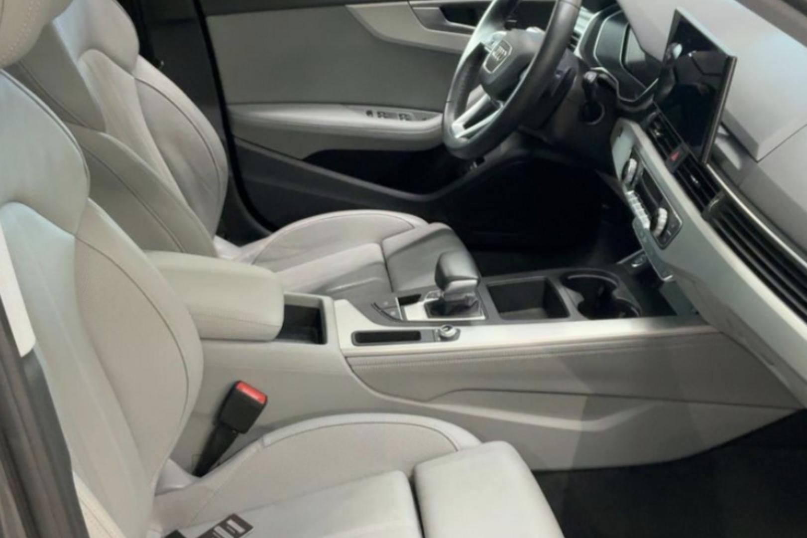 AUDI A4 2022