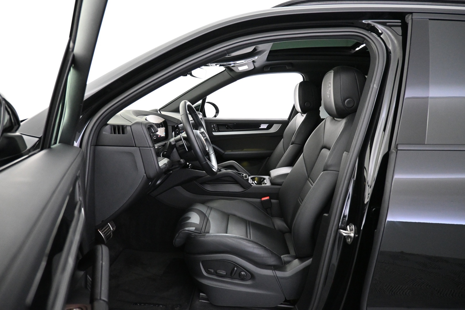 PORSCHE Cayenne 2024