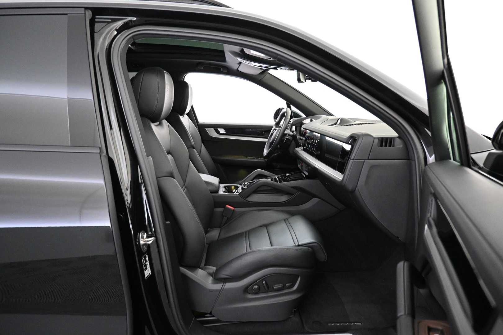 PORSCHE Cayenne 2024