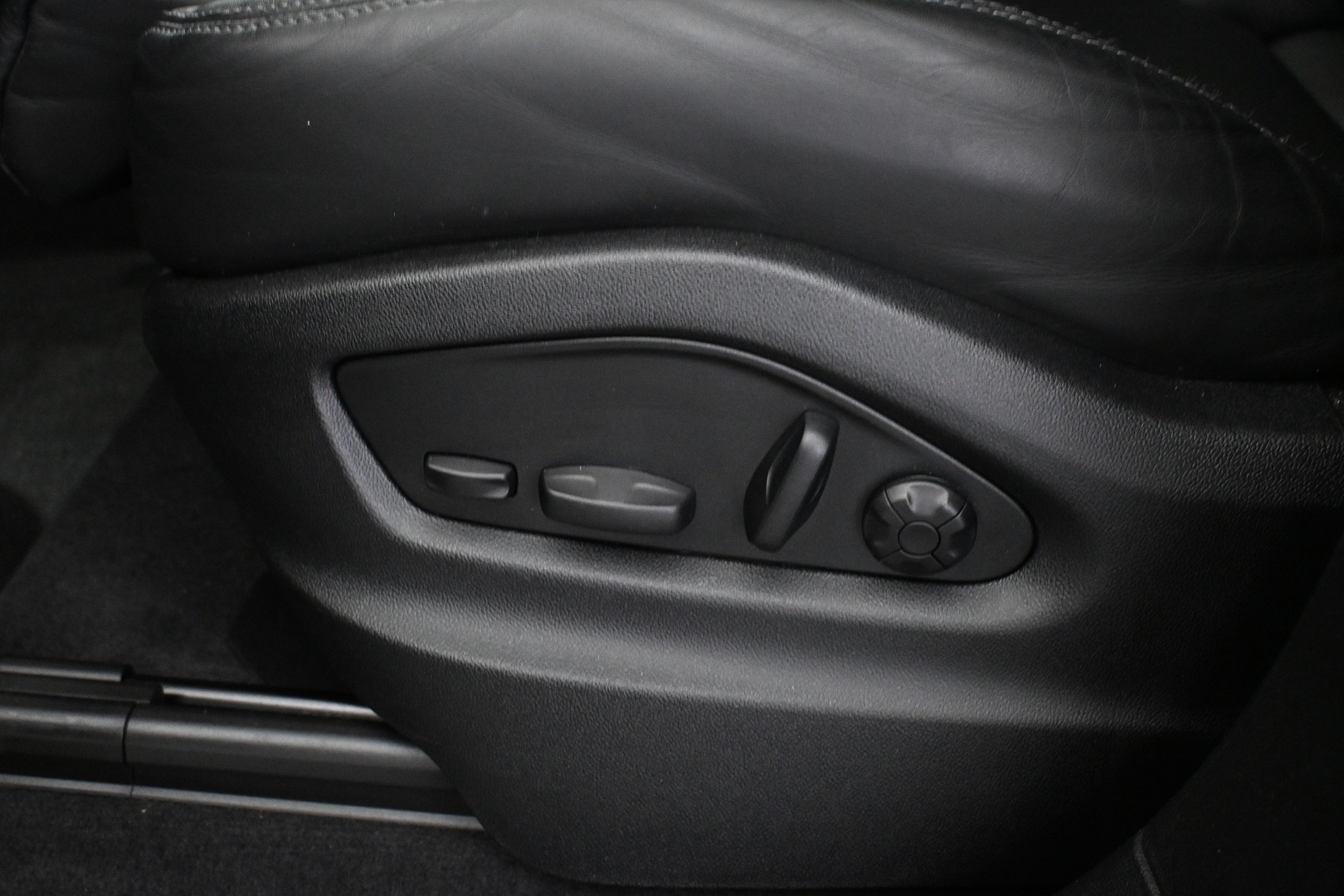 PORSCHE Cayenne 2024