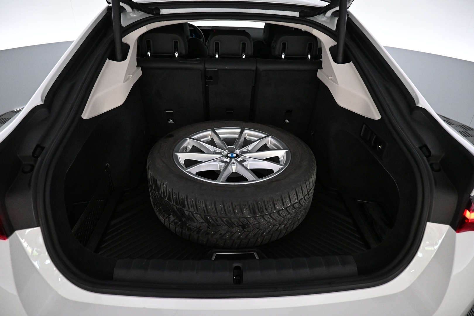 BMW i4 2024
