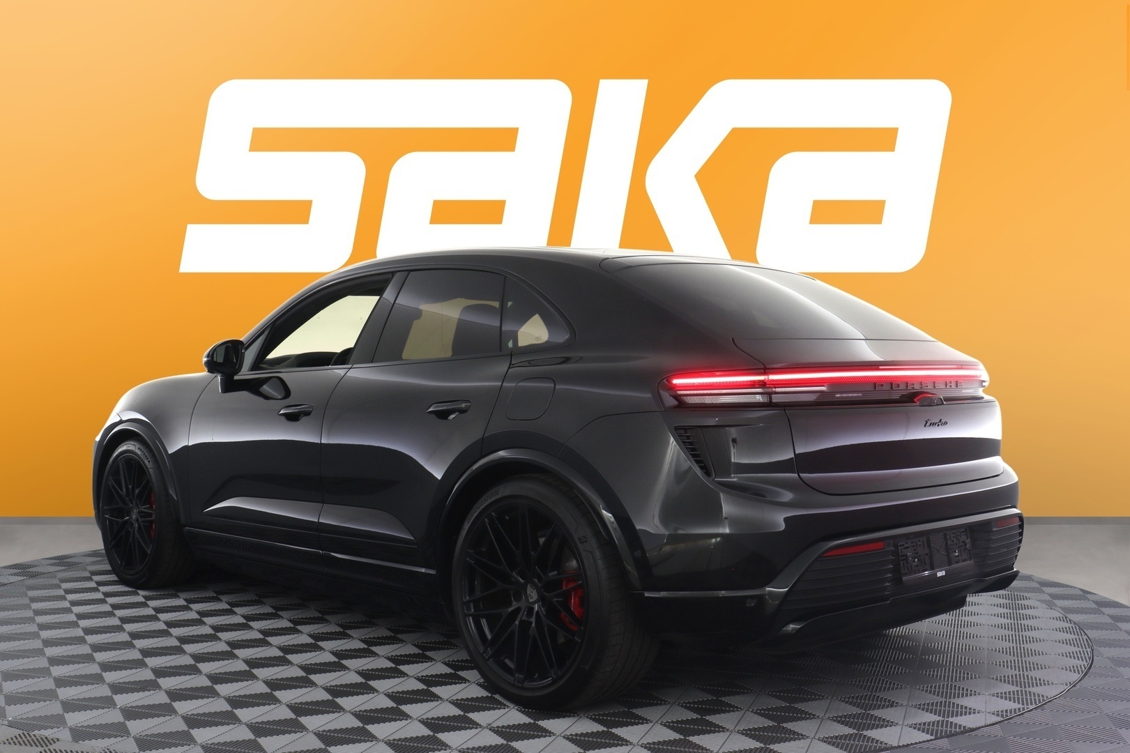 PORSCHE Macan 2025
