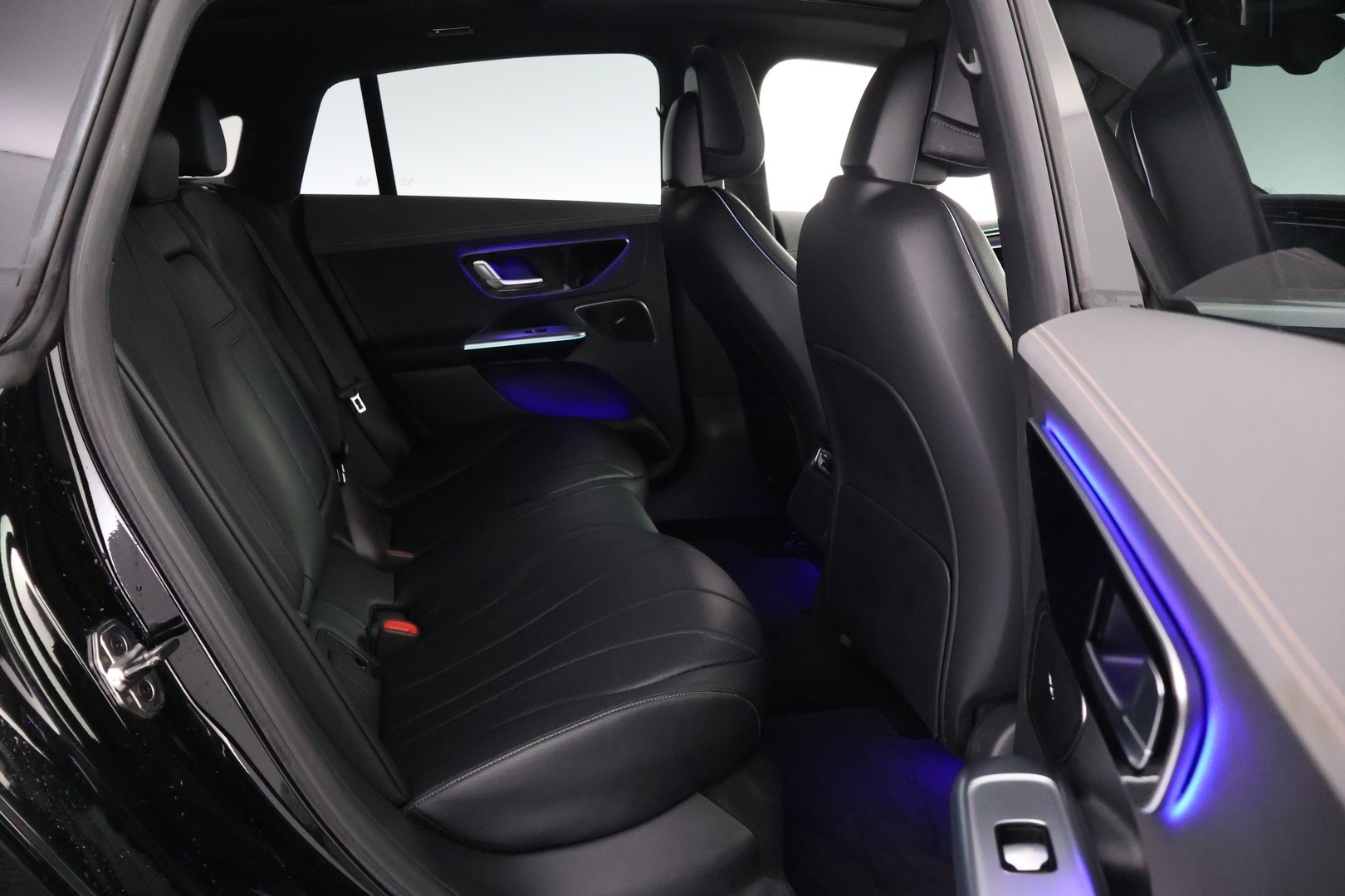 MERCEDES-BENZ EQE 2023