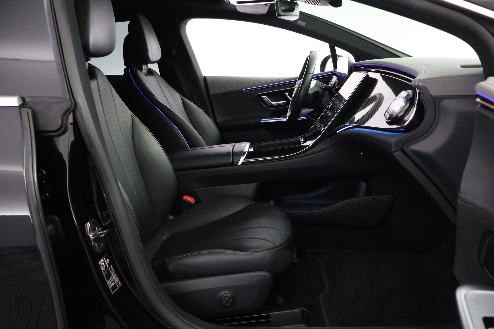 MERCEDES-BENZ EQE 2023