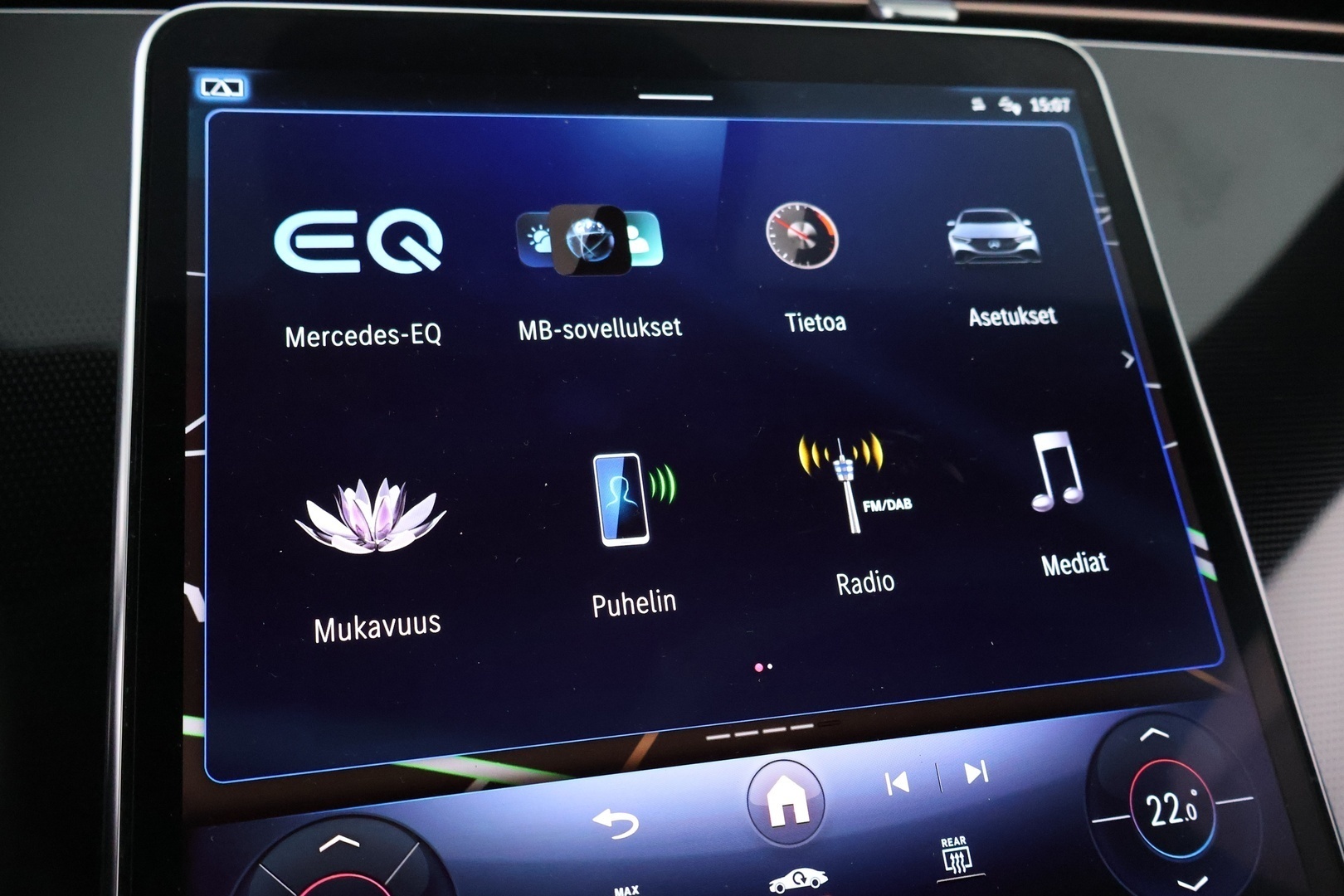 MERCEDES-BENZ EQE 2023