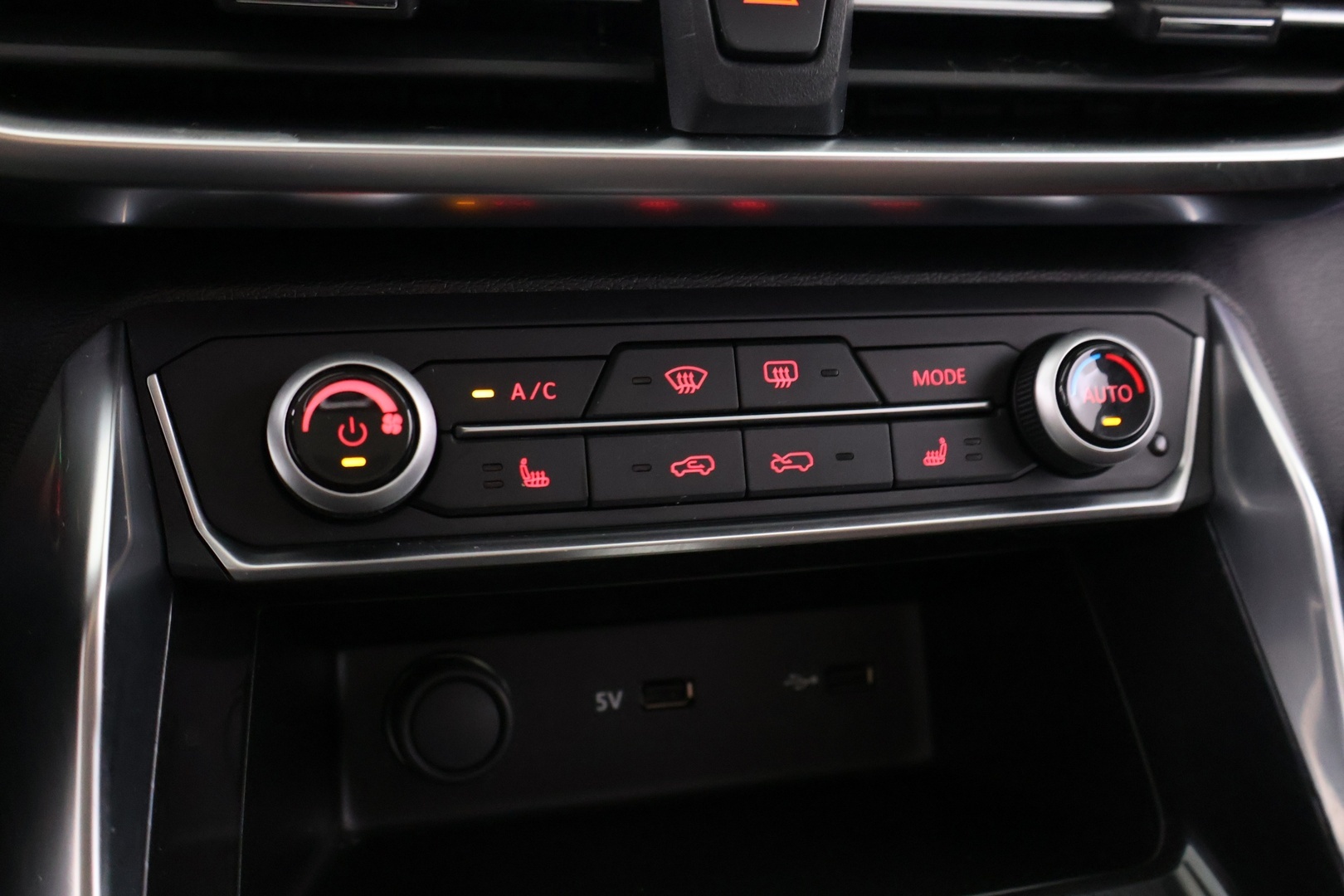 MAXUS Euniq 5 2022