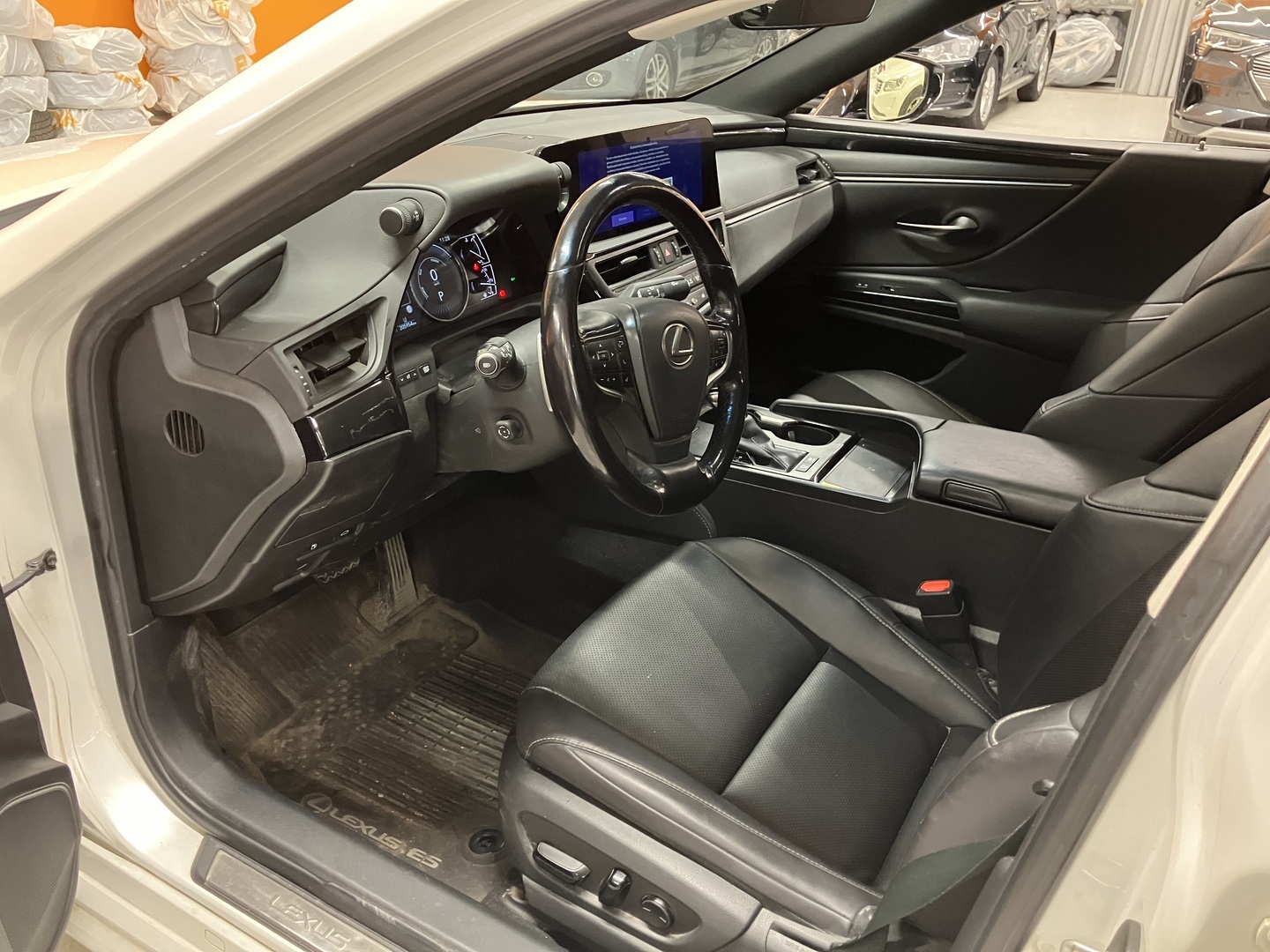 LEXUS ES 2023
