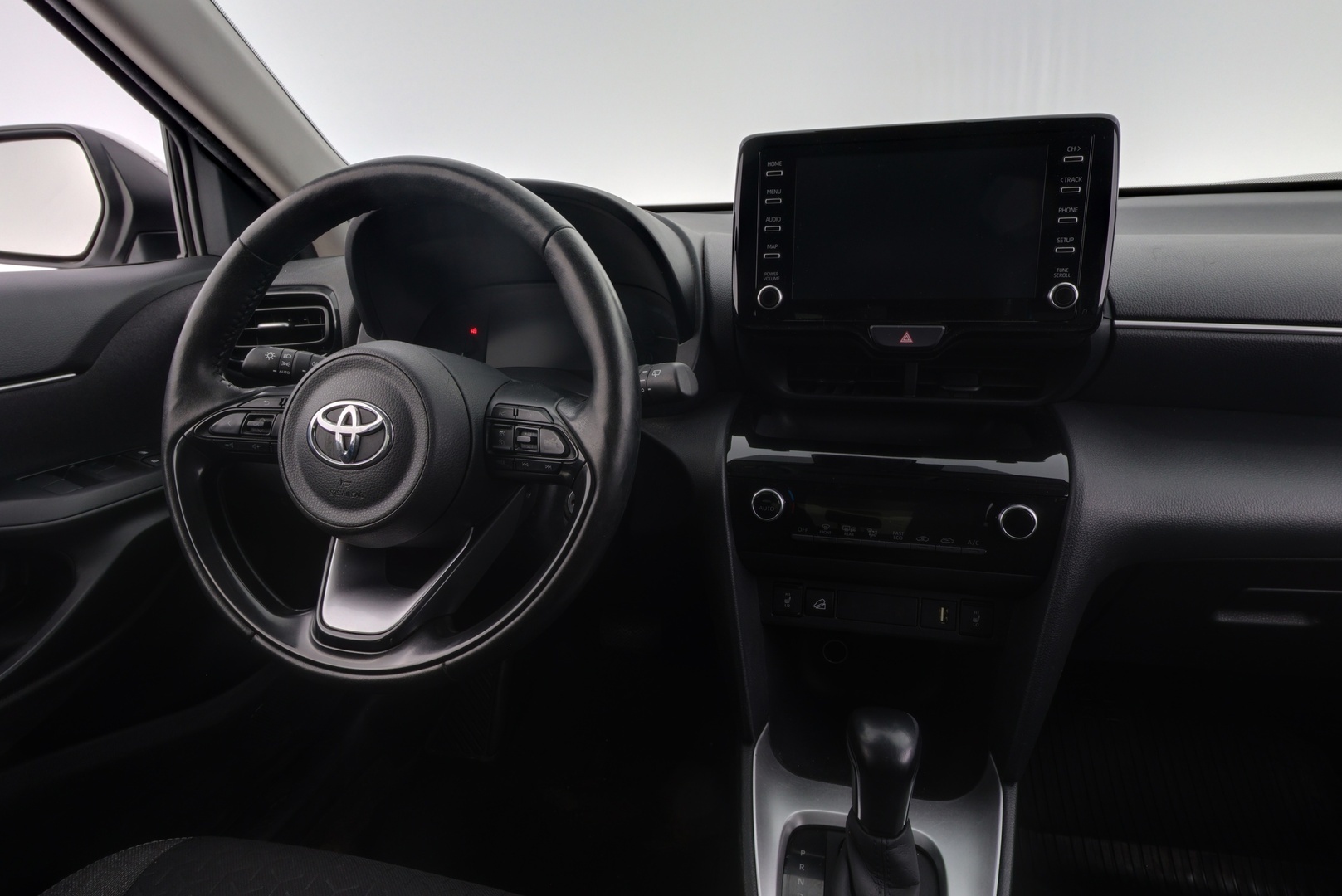 TOYOTA Yaris Cross 2023
