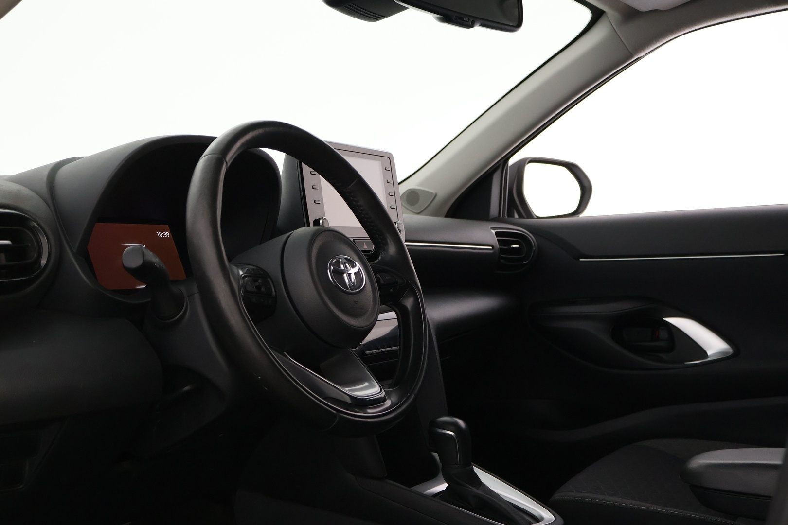 TOYOTA Yaris Cross 2023
