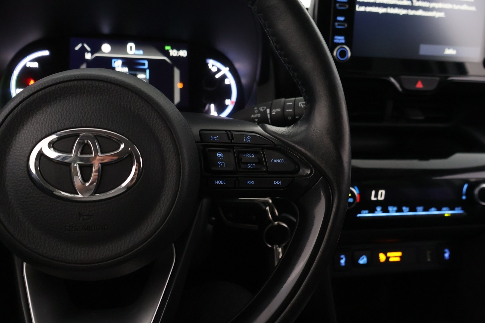 TOYOTA Yaris Cross 2023